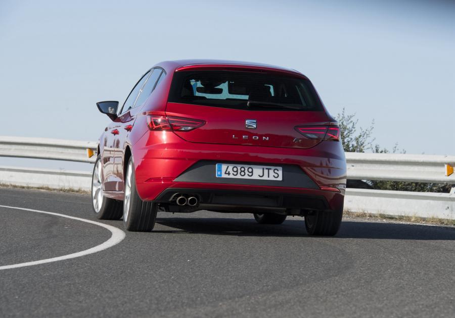  Seat Leon FR 2016 года  (WW) (фото 19 из 30)